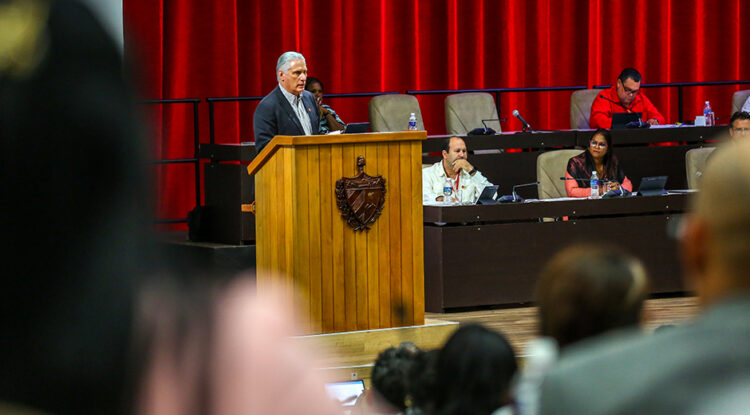 Miguel Diaz Canel Bermúdez, durante su intervención en el tercer periodo de sesiones de la Asamblea Nacional en su décima legislatura. Foto: Abel Padrón Padilla/ Cubadebate.