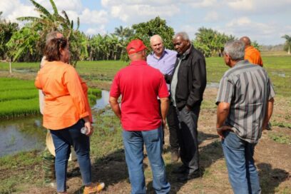 Recorrió Esteban Lazo entidades productivas en la provincia de Cienfuegos 